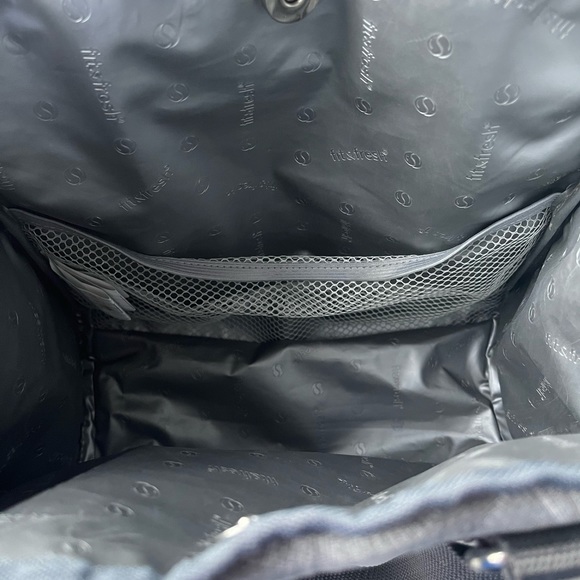 Grey floral lunch bag with insulation - Picture 2 of 3